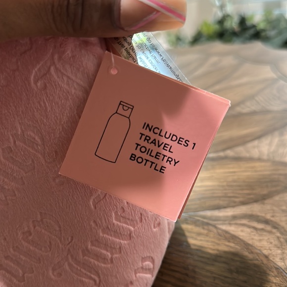 NWT Soft Juicy Couture Makeup bag ✨💕✨ - Picture 3 of 3